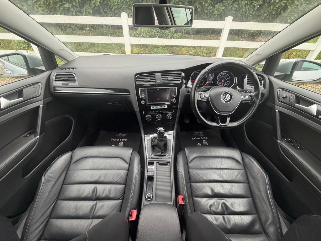 2016 Volkswagen Golf thumbnail 2