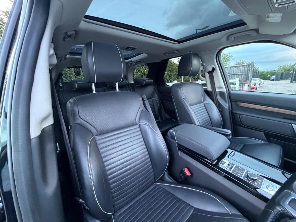 2017 Land Rover Discovery thumbnail 20