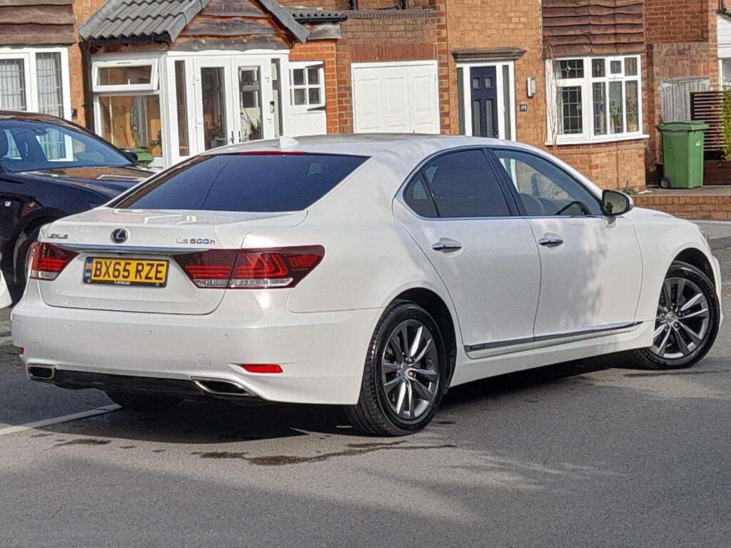 Lexus LS