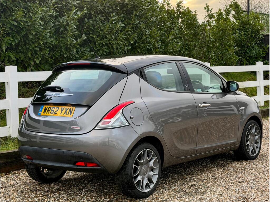 2013 Chrysler Ypsilon thumbnail 13