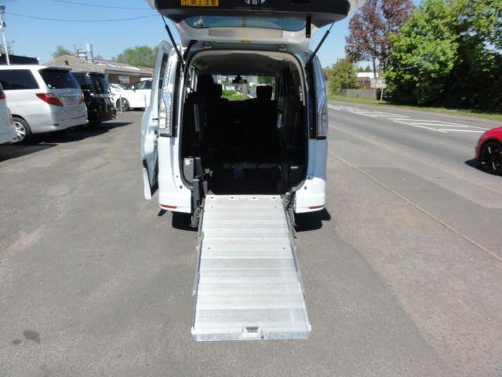 Nissan Serena MPV WAV SLOPER WHEEL CHAIR ACCESS