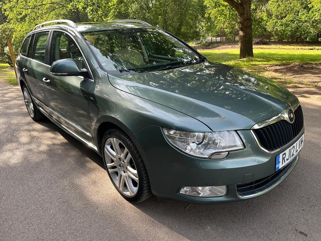 Skoda Superb Estate 2.0 TDI Elegance DSG Euro 5 5dr