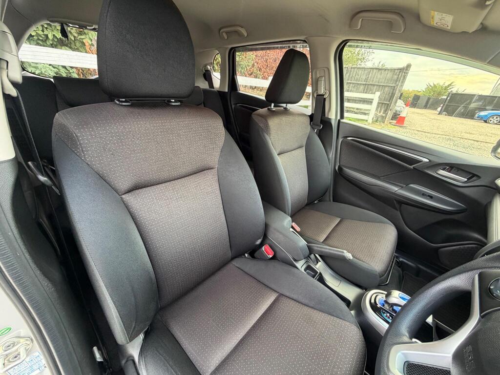 2014 Honda Jazz thumbnail 16