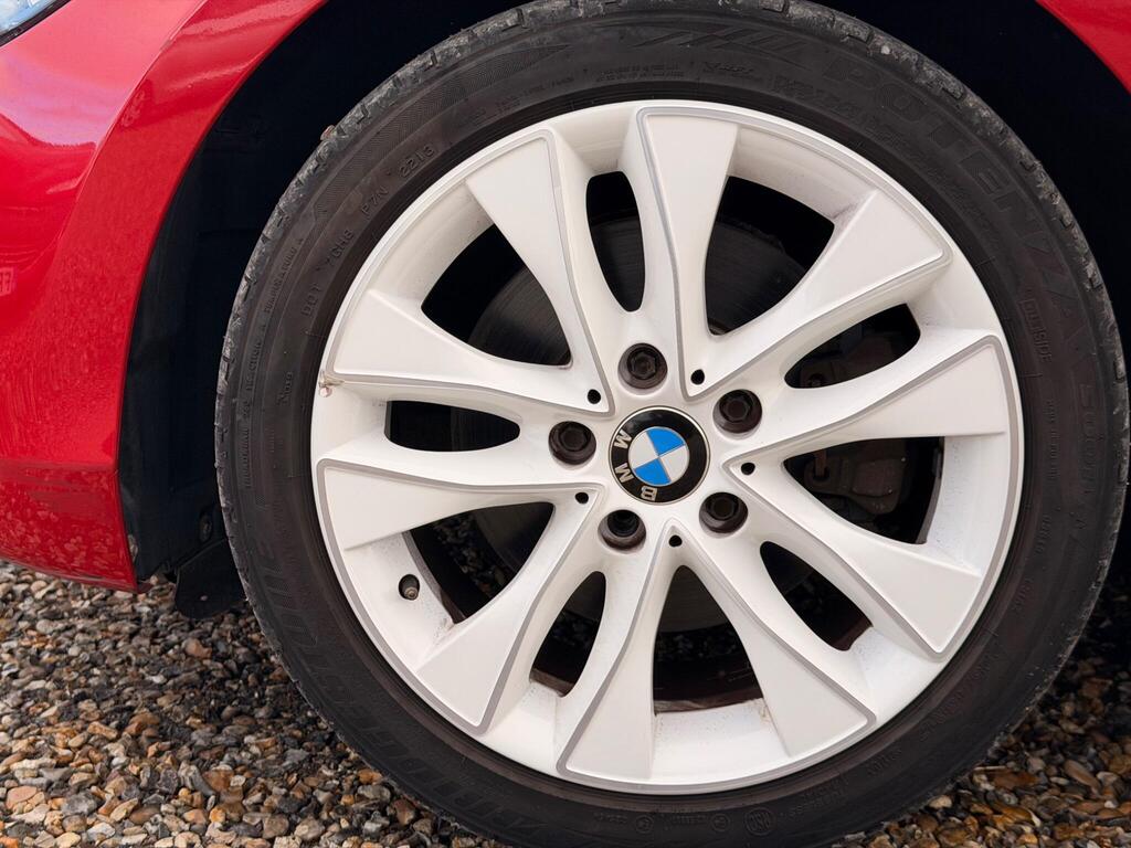 2013 BMW 1 Series thumbnail 41