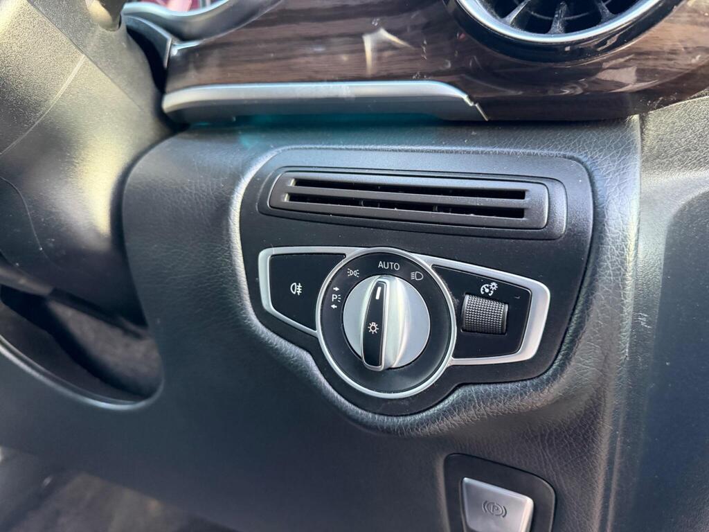 2019 Mercedes-Benz V Class thumbnail 34