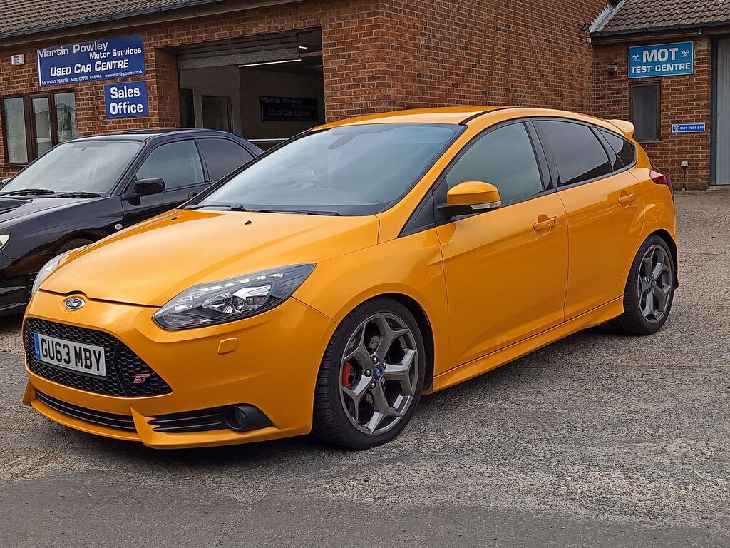 Ford Focus Hatchback 2.0T EcoBoost ST-3 Euro 5 (s/s) 5dr