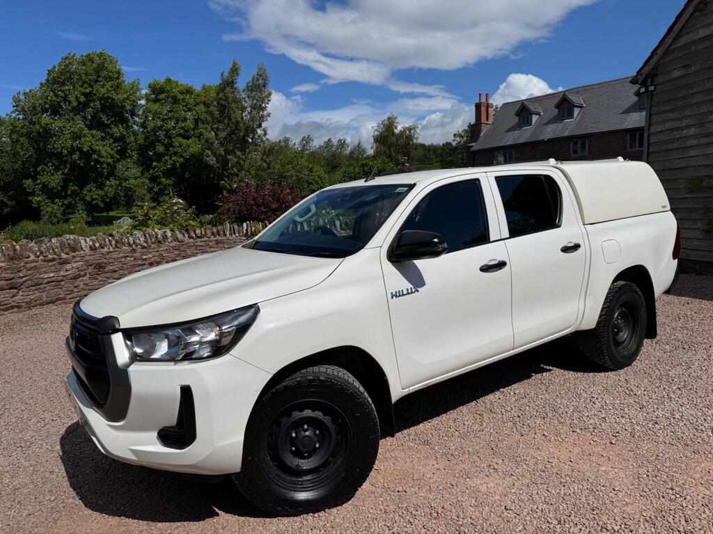 Toyota Hilux Pickup 2.4 D-4D Active 4WD Euro 6 (s/s) 4dr