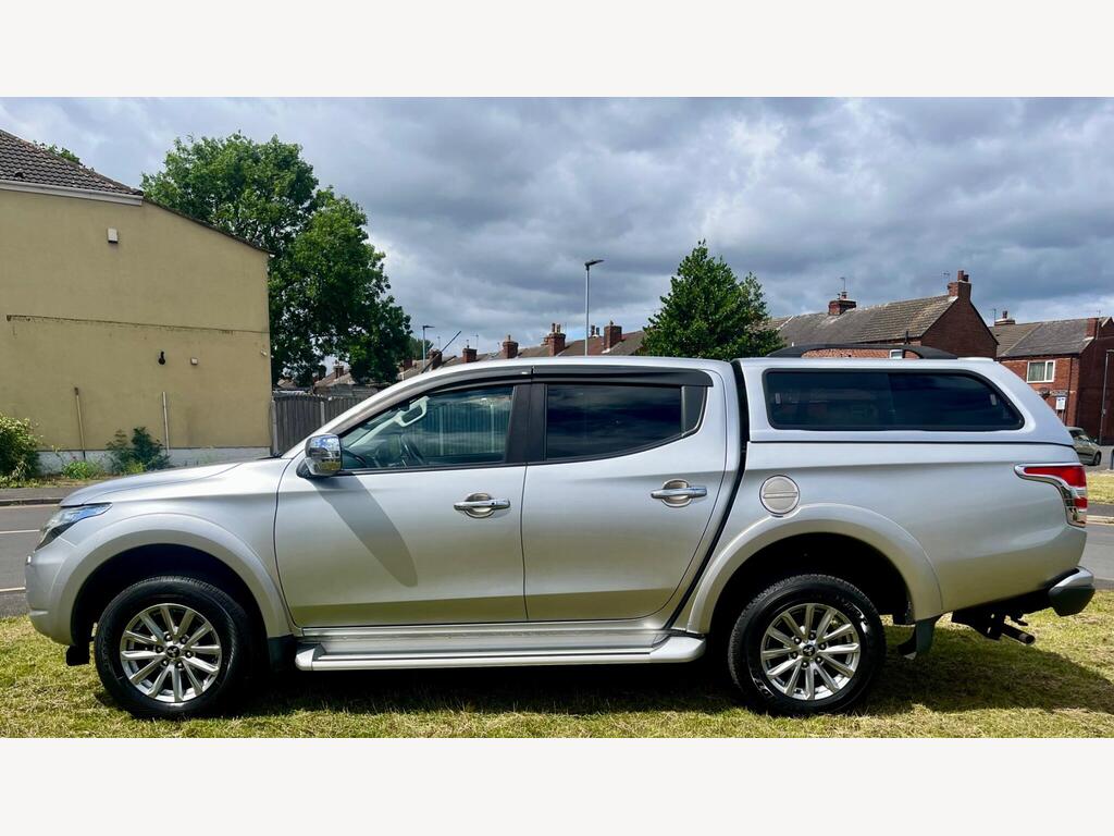 Mitsubishi L200 Pickup 2.4 DI-D DC Barbarian Auto 4WD Euro 6 4dr