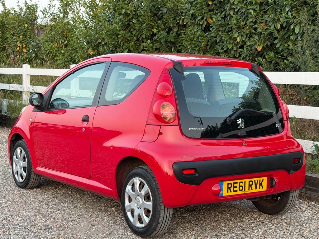 2011 Peugeot 107 thumbnail 9