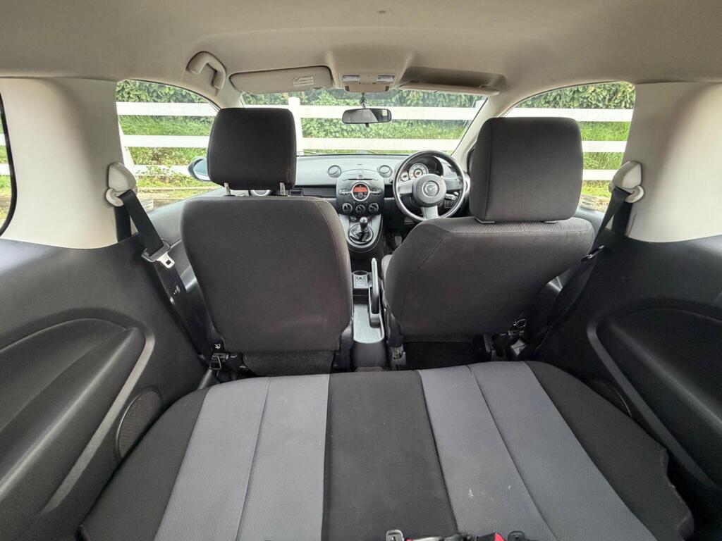 2010 Mazda Mazda2 thumbnail 28
