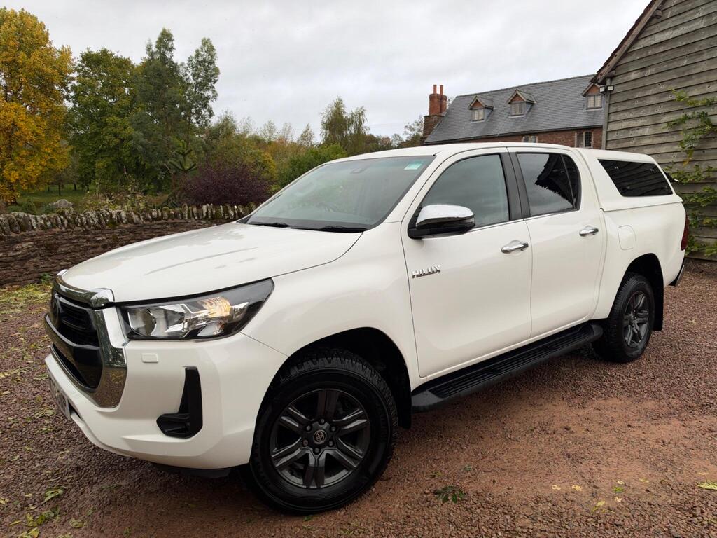 Toyota Hilux Pickup 2.4 D-4D Icon Auto 4WD Euro 6 (s/s) 4dr