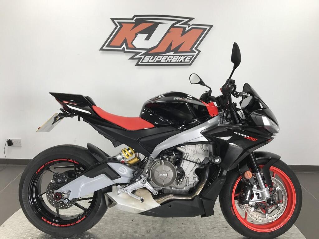 Aprilia Tuono 660