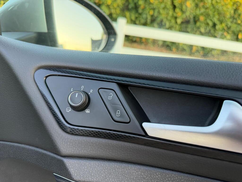 2013 Volkswagen Golf thumbnail 23