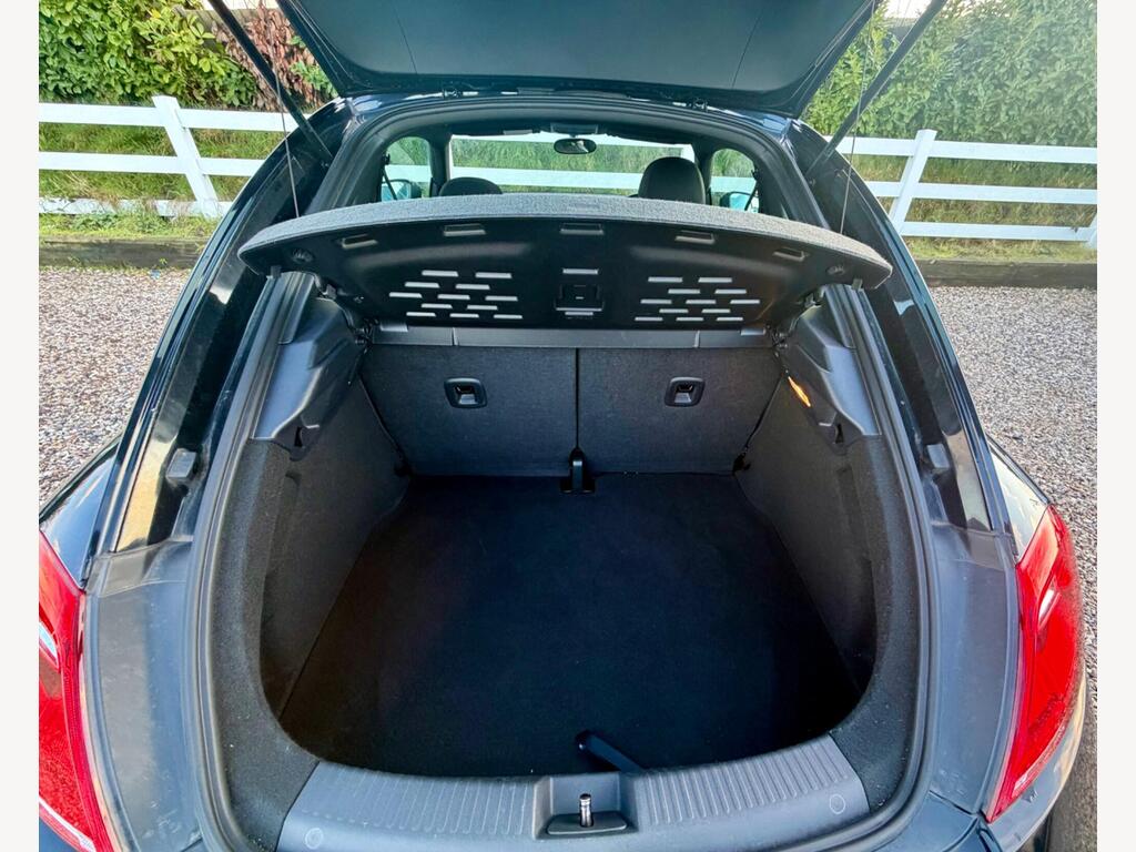 2014 Volkswagen Beetle thumbnail 23