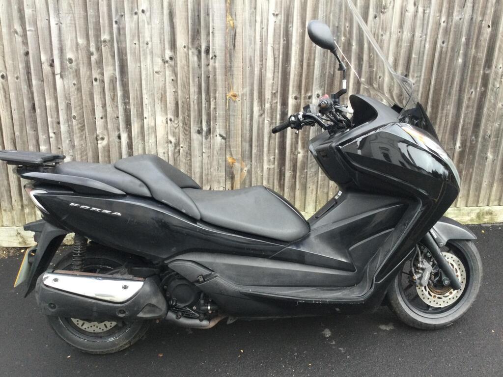 Honda Forza 300