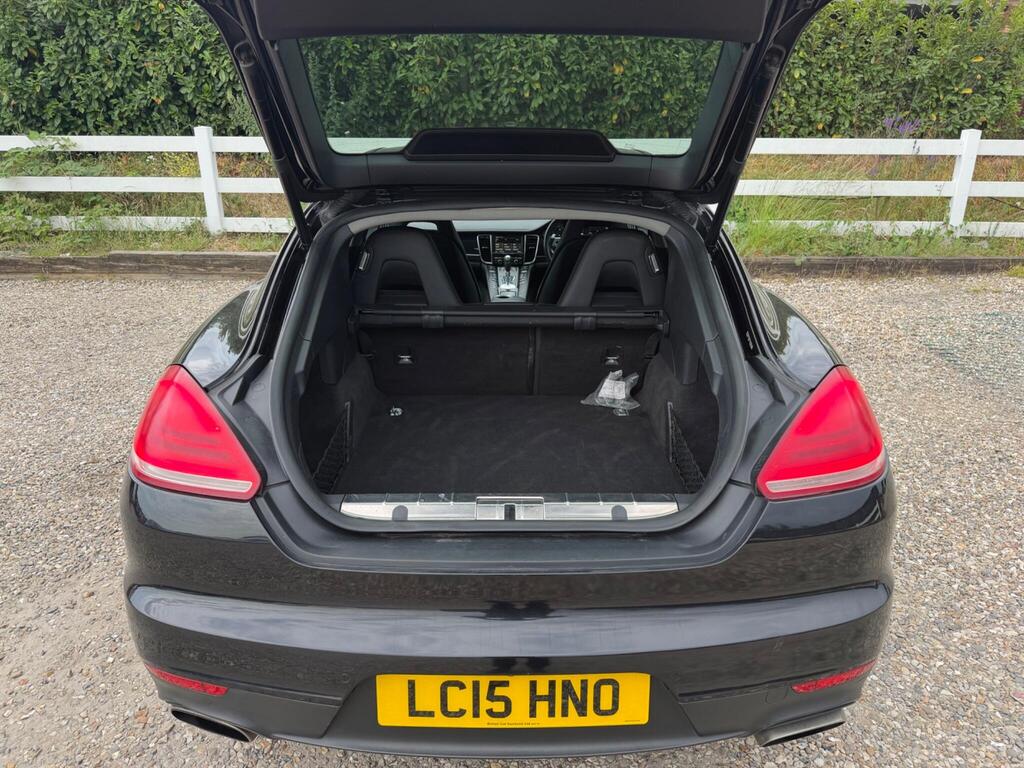 2015 Porsche Panamera thumbnail 41