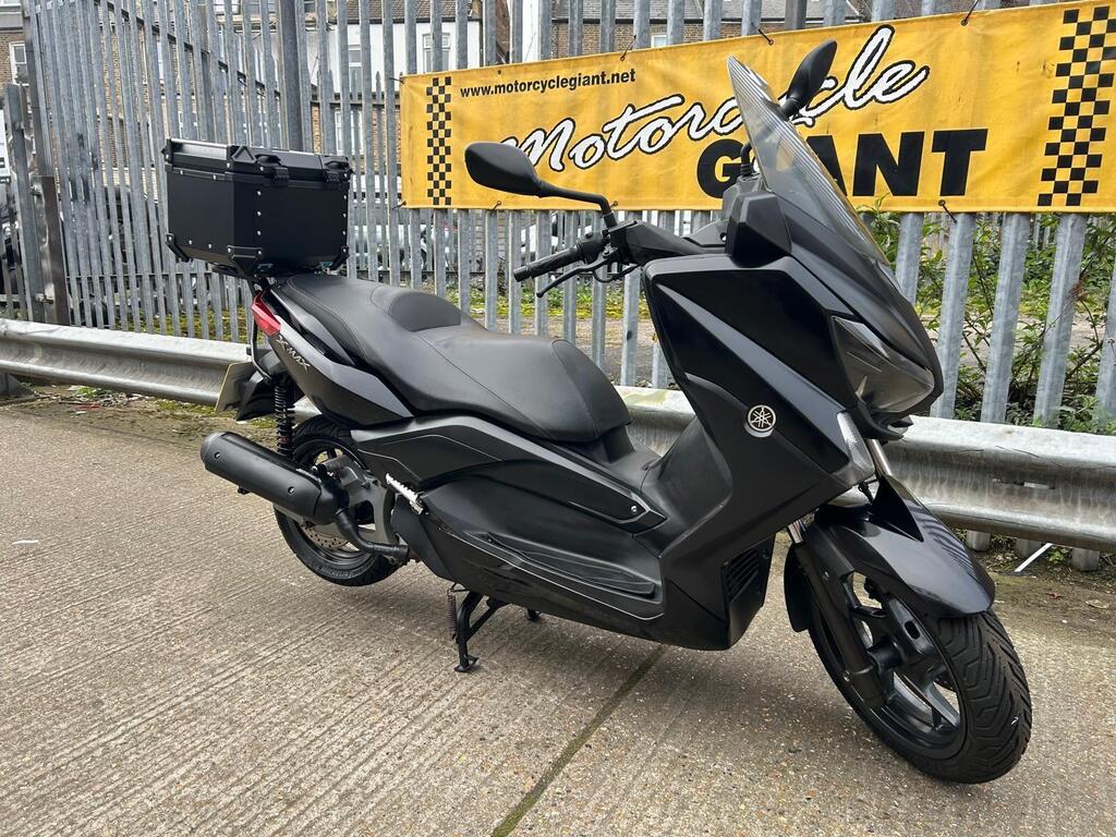 Yamaha XMAX 125