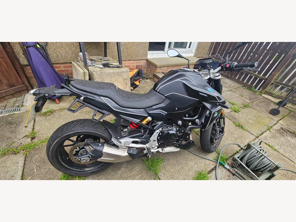 BMW F 900 R
