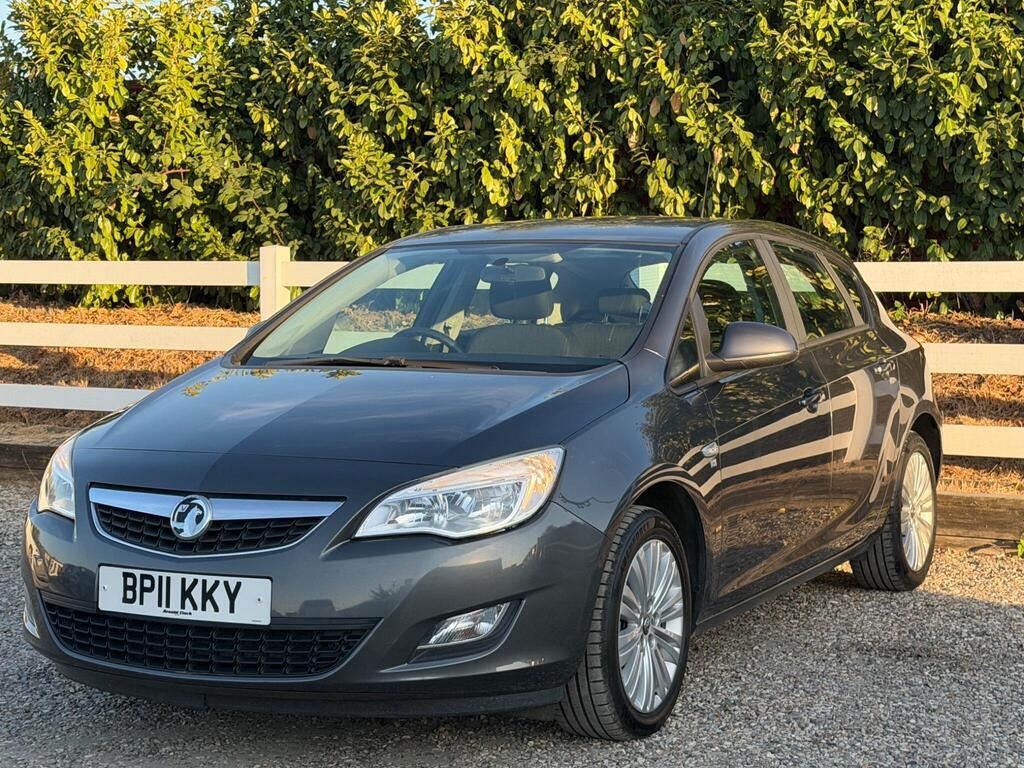 2011 Vauxhall Astra thumbnail 6