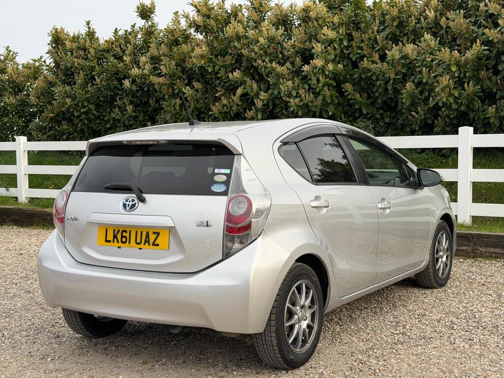 2012 Toyota Aqua thumbnail 14