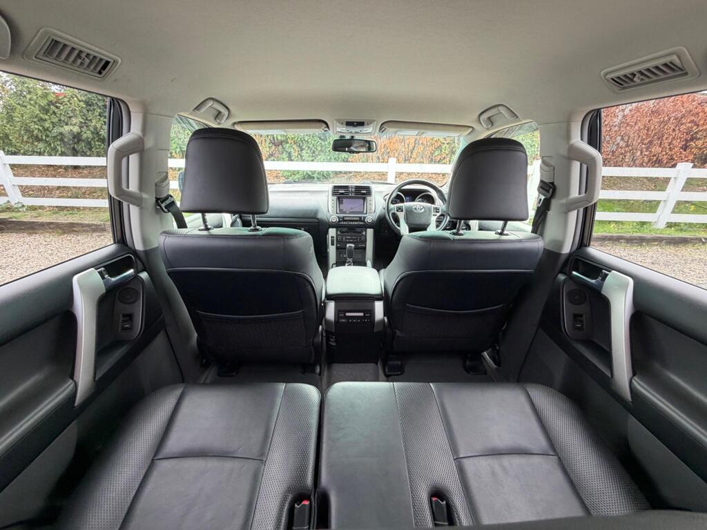 2010 Toyota Land Cruiser thumbnail 25