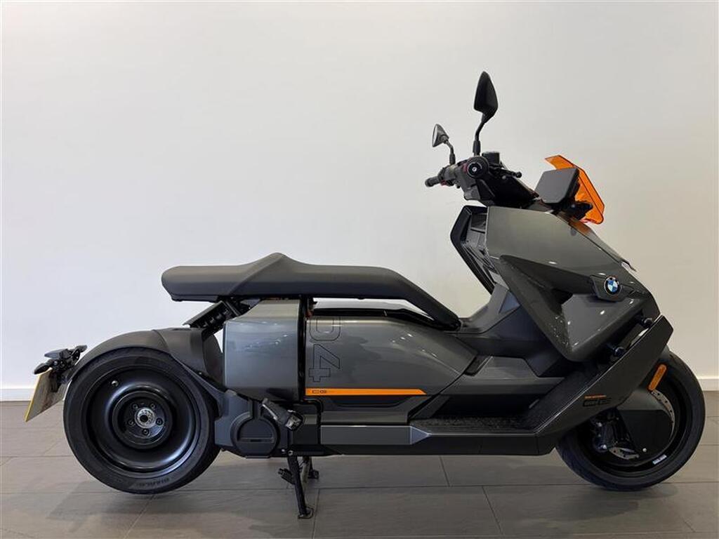 BMW CE 04