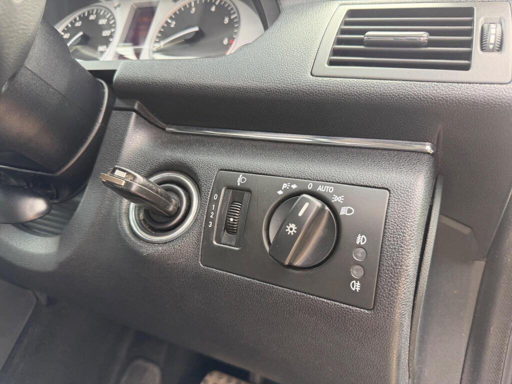 2011 Mercedes-Benz B Class thumbnail 25