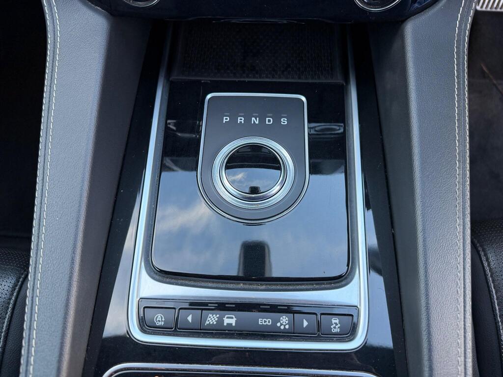 Jaguar F-PACE 2.0 D180 R-Sport Auto AWD Euro 6 (s/s) 5dr thumbnail 28