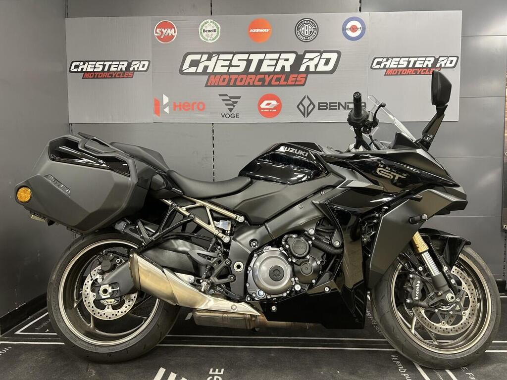 Suzuki GSX-S1000GT+
