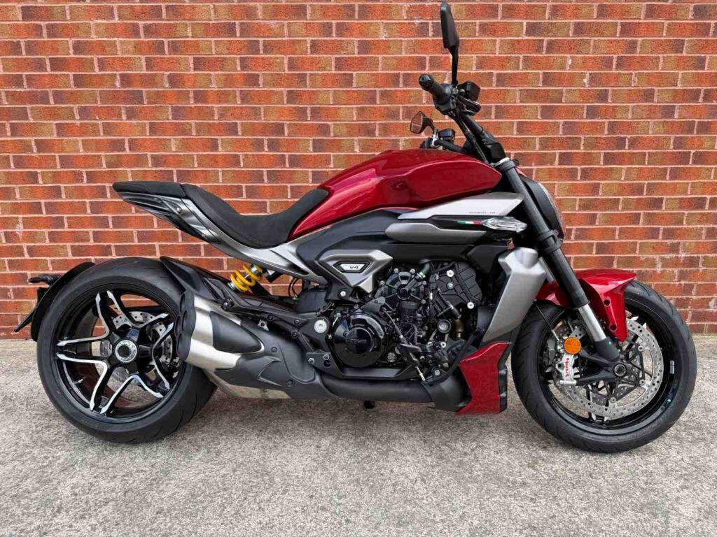 Ducati Diavel V4