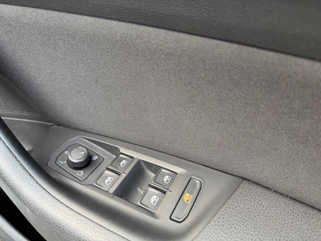 2016 Volkswagen Passat thumbnail 23