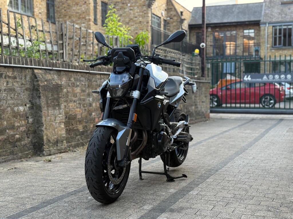 BMW F 900 R