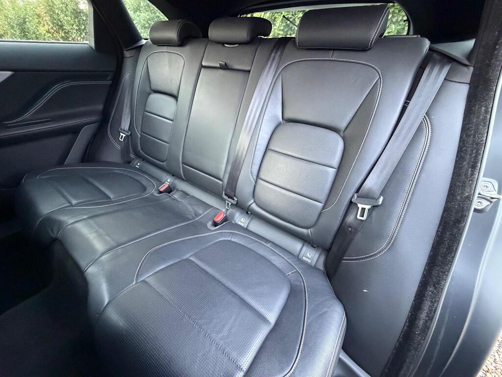 Jaguar F-PACE 2.0 D180 R-Sport Auto AWD Euro 6 (s/s) 5dr thumbnail 8