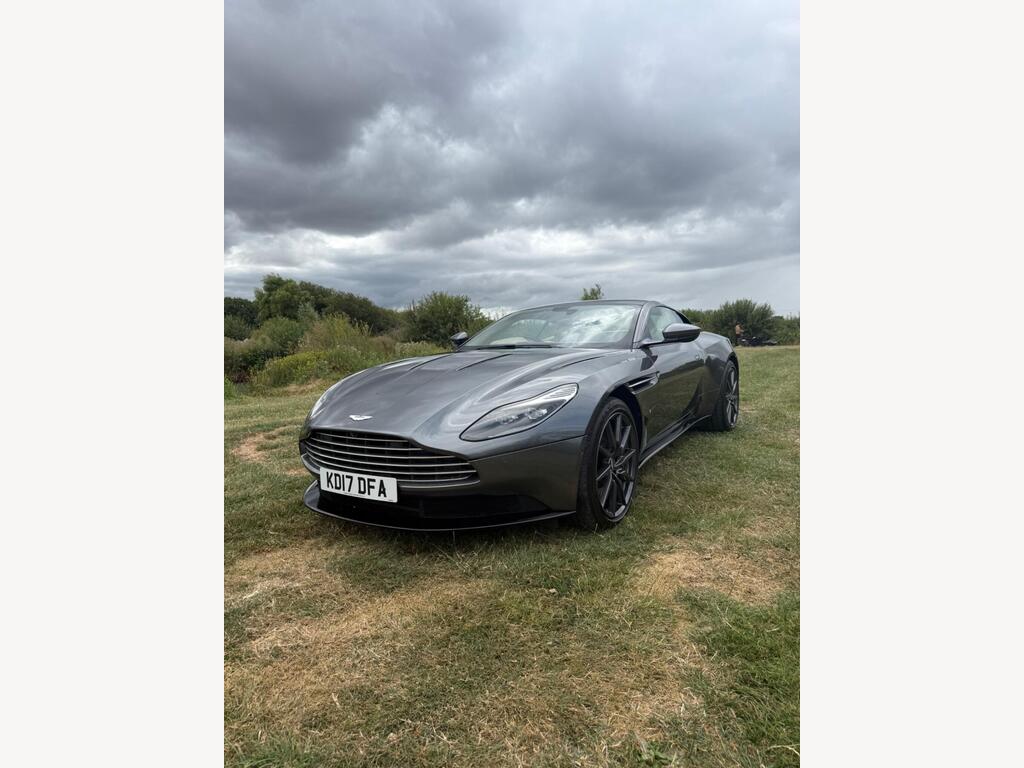 Aston Martin DB11