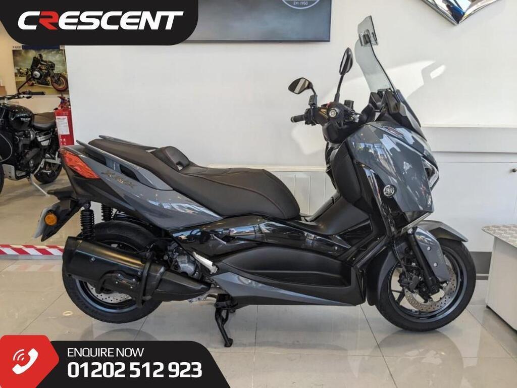 Yamaha XMAX 300