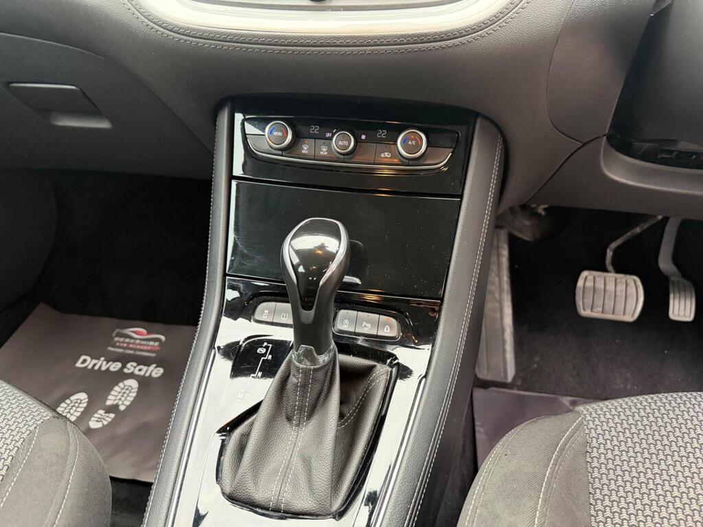 2018 Vauxhall Grandland X thumbnail 16