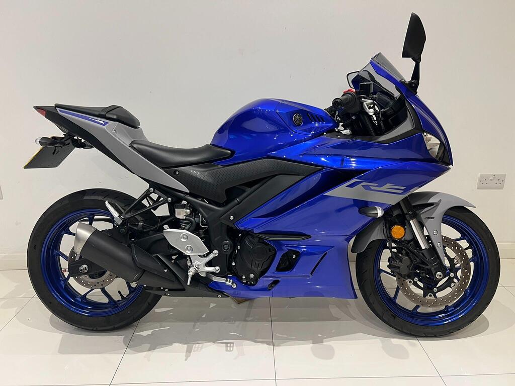 Yamaha R3