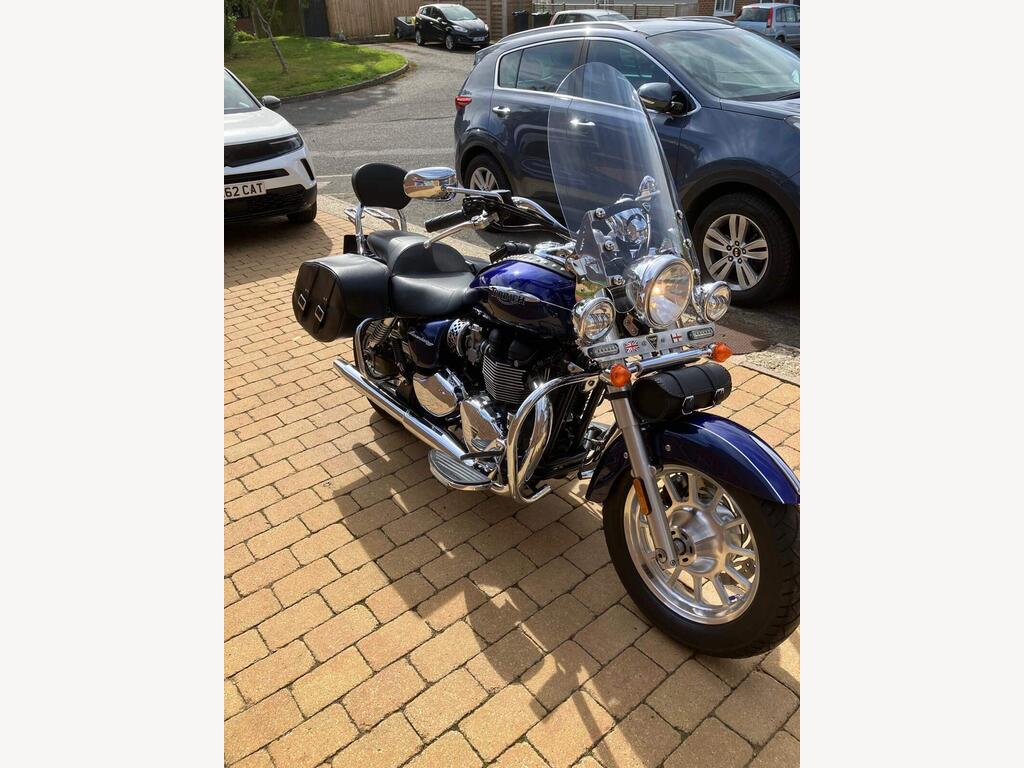 Triumph Bonneville America 865
