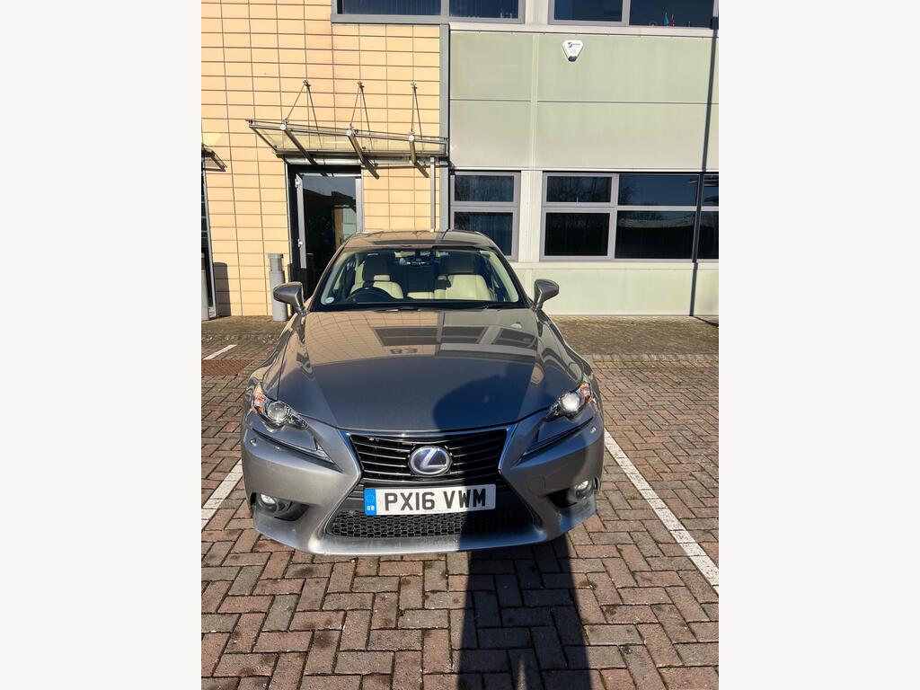 Lexus IS
