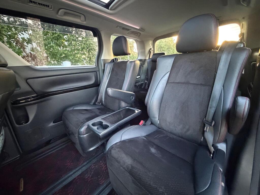 2013 Toyota Vellfire thumbnail 32