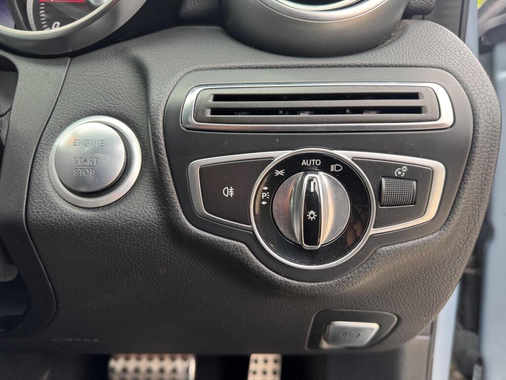 Mercedes-Benz C Class 2.1 C220d AMG Line (Premium) 7G-Tronic+ Euro 6 (s/s) 4dr thumbnail 31