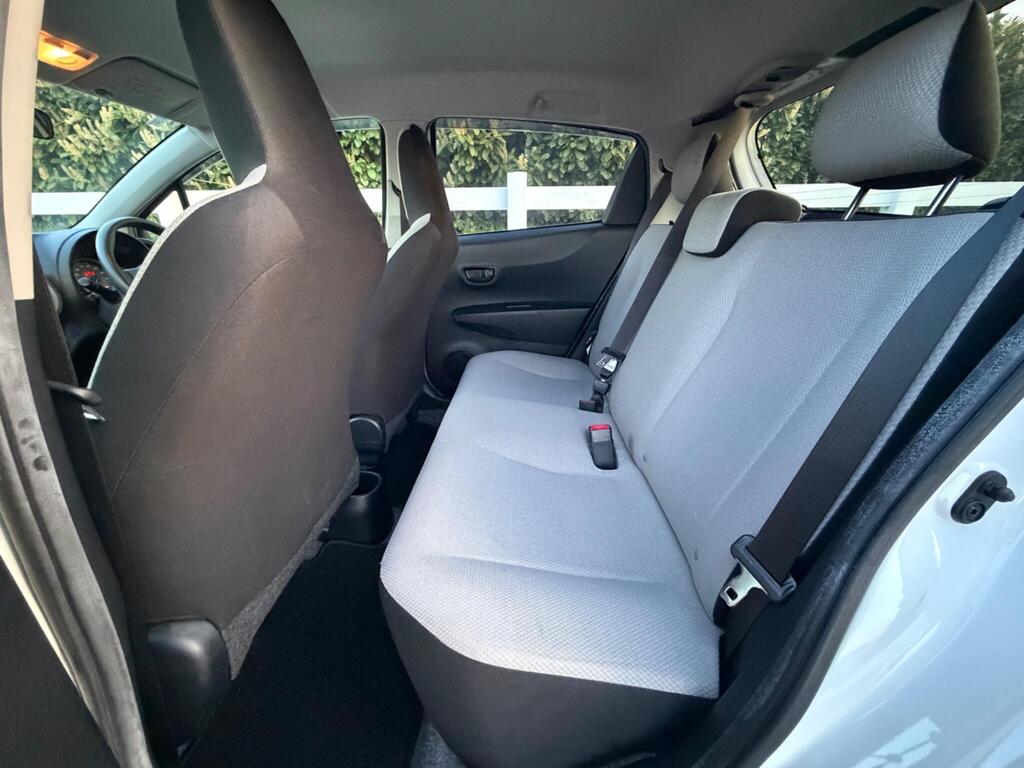 2012 Toyota Yaris thumbnail 19