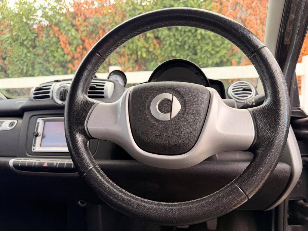2014 Smart fortwo thumbnail 32