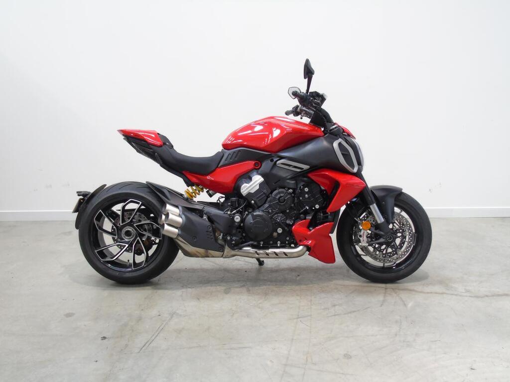 Ducati Diavel V4