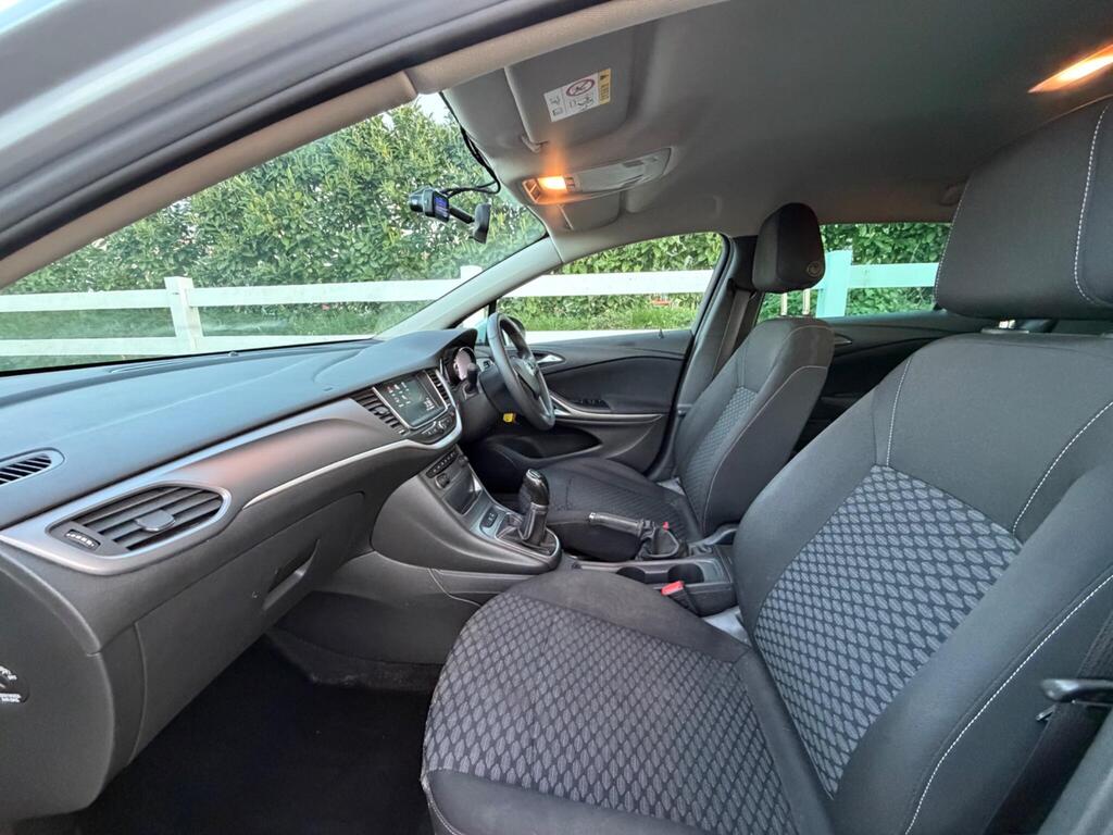 2018 Vauxhall Astra thumbnail 27