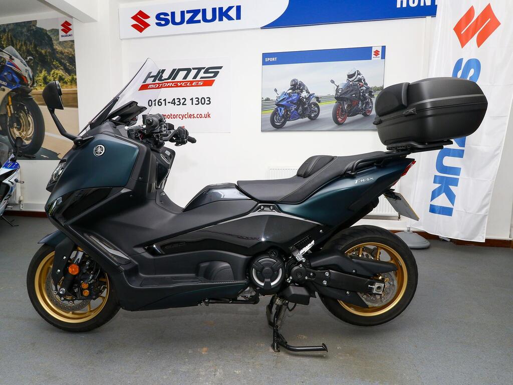Yamaha TMAX 560