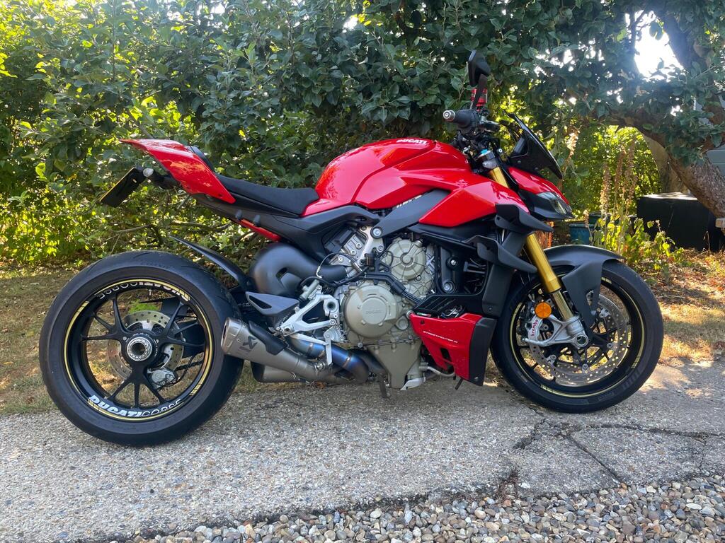 Ducati Streetfighter V4S