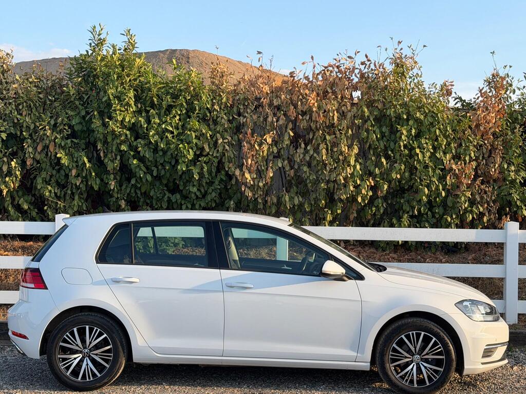 2018 Volkswagen Golf thumbnail 12