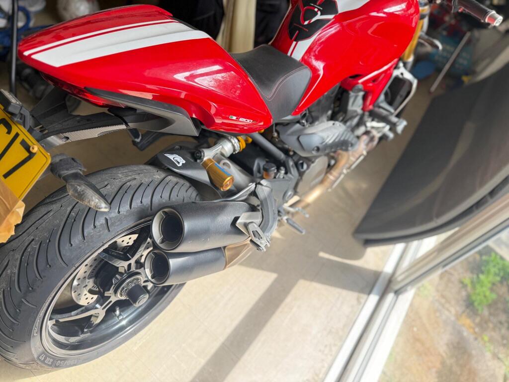 Ducati Monster 1200