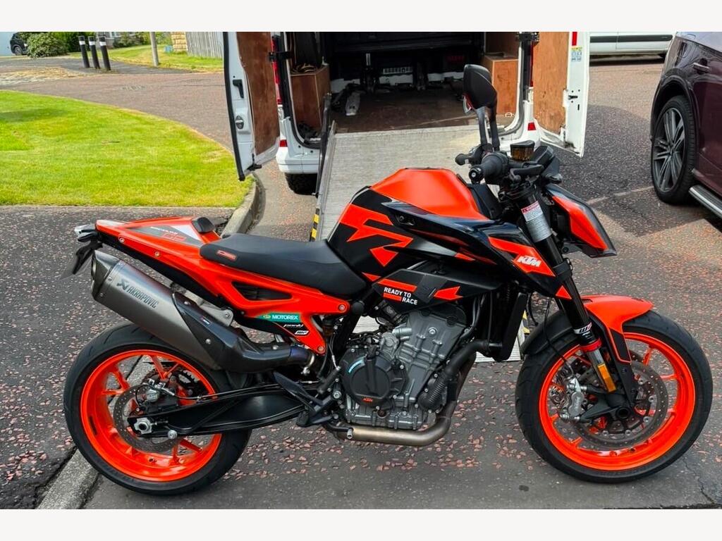 KTM 890 Duke